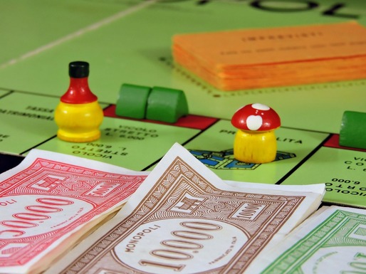 Versiunea clasică a jocului Monopoly își schimbă pionii după 82 de ani, cu piese votate de fanii din întreaga lume
