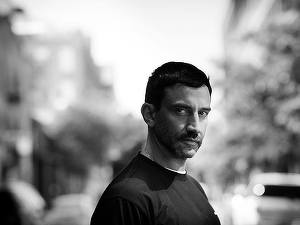 Designerul Riccardo Tisci a întrerupt colaborarea cu casa de modă Givenchy