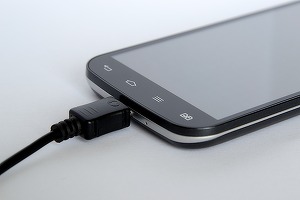 O cafenea din Viena taxează suplimentar clienții care își încarcă telefoanele mobile