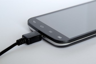 O cafenea din Viena taxează suplimentar clienții care își încarcă telefoanele mobile