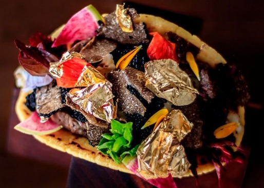 VIDEO Un taco mexican, considerat ”cel mai scump din lume”, vândut la licitație cu 7.000 de dolari