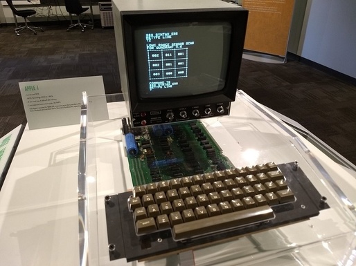 Un computer din generația ”Apple-I”, vândut cu 110.000 de euro, la o licitație organizată în Germania