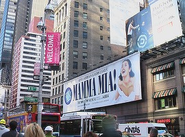 Spectacolele de pe Broadway au generat încasări record în stagiunea 2016 - 2017