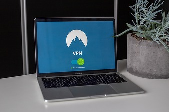 Un utilizator de platforme streaming caută, în medie, timp de 7 minute conținutul pe care să îl urmărească