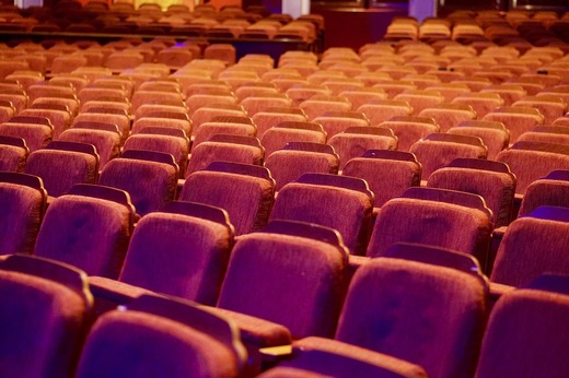 Cinematografele din Rusia difuzează filme piratate
