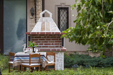 Cum alegi grătarul ideal pentru grădina ta?