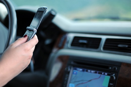 Operatorii vor informa clienții atunci când apelează și transmit SMS/MMS către numere cu suprataxă