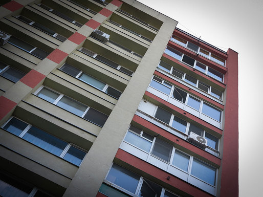 Numărul autorizațiilor de construire de locuințe a crescut cu 7,4% la opt luni
