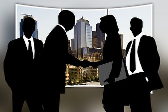 EY: Tranzacția UniCredit - Ion Țiriac a urcat piața de fuziuni și achiziții din România la 2,1 mld. dolari, cu 250% peste anul trecut