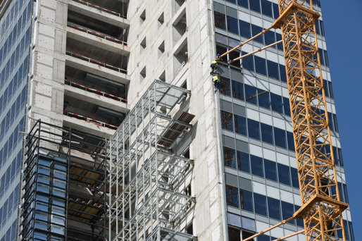 Autorizațiile de construire pentru clădiri rezidențiale, în creștere cu 3,6% în primele 11 luni din 2015