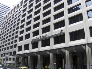Agenția de rating S&P retrogradează Polonia