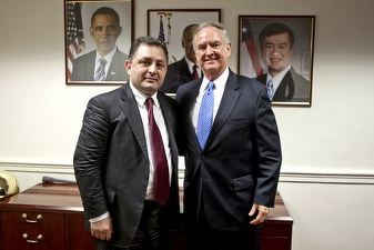 Iohannis a decorat cu Steaua României un înalt oficial american, fost atașat comercial în regimul Ceaușescu