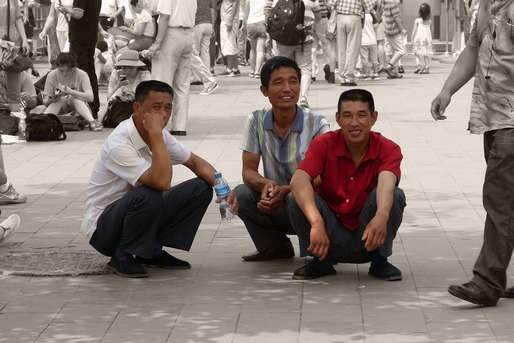 China vrea să recalifice milioanele de muncitori care vor fi concediați, pentru a evita conflicte sociale
