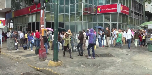 UPDATE Venezuela este în haos după ce guvernul a decis retragerea din circulație a bancnotei cu cea mai mare valoare nominală. Președintele Maduro cedează presiunilor