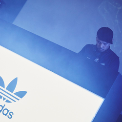 Șeful Adidas - îngrijorat de soarta UE, mai puțin de Donald Trump