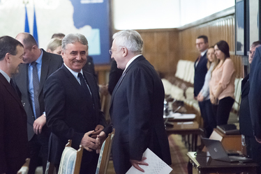 Guvernul lucrează la modificarea Codului Fiscal pentru reintroducerea impozitului pe venitul global, cu 10%, inclusiv pentru gospodării, plus eliminarea plății CAS și CASS la angajator, ca simplificare