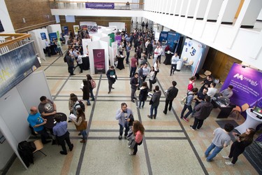 Un nou tip de contract va fi introdus în legislația muncii, pentru a facilita stagiile în companii 