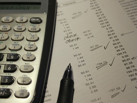 Gospodăriile din România au obținut venituri de 2.945 lei/lună în 2016, în creștere cu 9,6% față de 2015