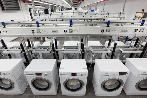 Compania BSH, din grupul Bosch, va investi 110 milioane euro pentru fabrica de mașini de spălat de la Simeria. Și Arctic pregătește o investiție