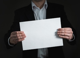 Decizie în Parlament: Firmele cu acțiuni la purtător vor putea în continuare să semneze contracte cu companiile de stat. Guvernul vrea însă să oprească acest tip de titluri