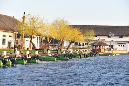 Turiștii au început să vină din 25 martie în Deltă, odată cu deschiderea sezonului de pescuit la știucă