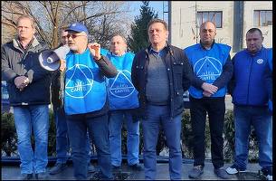 Greviștii de la Electrolux iau în calcul demisiile în bloc