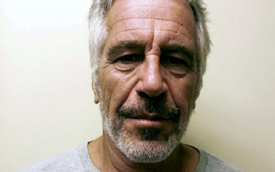 Investitorul în fonduri speculative Jeffrey Epstein s-a spânzurat în închisoare