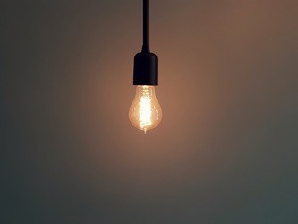 INFOGRAFICE Recorduri spulberate la prețul electricității 