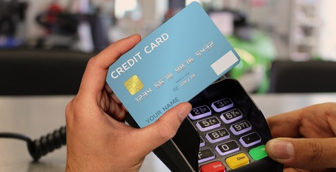 Rusia se reorientează spre un sistem de plăți cu China, după ce Visa și Mastercard au sistat operațiunile
