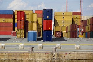 SUA: Deficitul comercial a ajuns la un nivel record în ianuarie