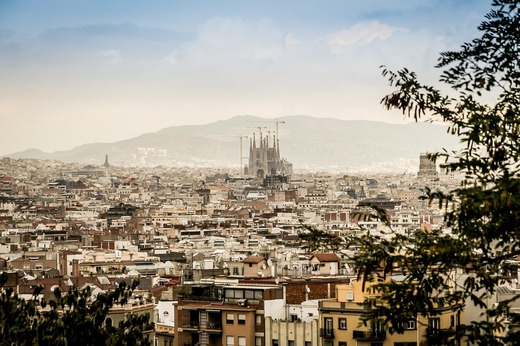 Economia spaniolă a crescut mai mult decât se estima, în urma majorării consumului