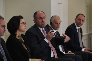 Profit Financial.forum - Președinte executiv Alpha Bank România: Intrăm într-un an cu incertitudine maximă, cu elemente care ne fac să fim extrem de precauți, dar sunt mai degrabă pozitiv că nu ne vor lovi atât de tare
