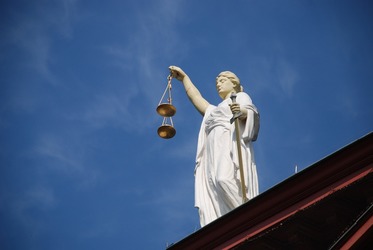 Băncile au contestat deja amenzile date de ANPC și cer suspendarea ordinului privind calculul ratelor
