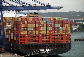 Exporturile chineze au crescut puternic tocmai înainte de intrarea în vigoare a tarifelor americane