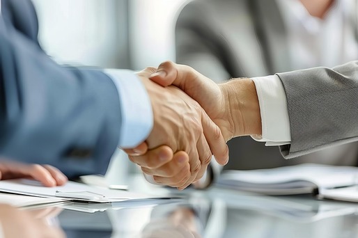 Activitatea globală de fuziuni și achiziții atinge cel mai scăzut nivel din ultimii 20 de ani, după războiul comercial declanșat de Trump