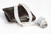 GRAFICE Încrederea în economia românească, în scădere pentru a doua lună la rând. Declin abrupt în retail