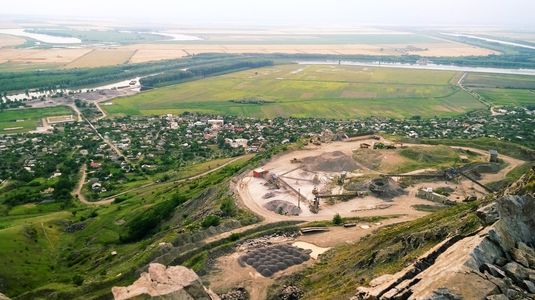 Achiziție în domeniul carierelor de piatră și balastierelor, analizată de Concurență