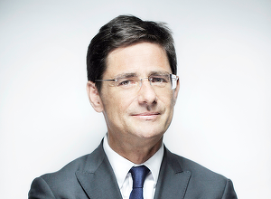 Avertisment sever la adresa Europei: Suntem dublu colonizați. Industrial de către chinezi, digital de către americani