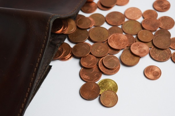 Corecția salariilor - a patra lună la rând. Inflația rămâne sus GRAFIC