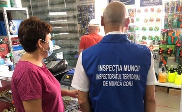 Companie din Târgu Jiu, amendată după ce a plătit cu întârziere salariile angajaților