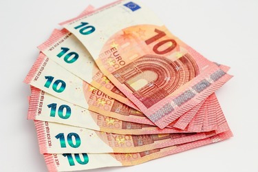 România, printre țările UE cu cele mai importante scăderi ale prețurilor producției industriale