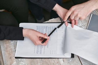 Sute de persoane găsite în România fără contracte de muncă într-o singură săptămână. Ministru: Un semnal de alarmă