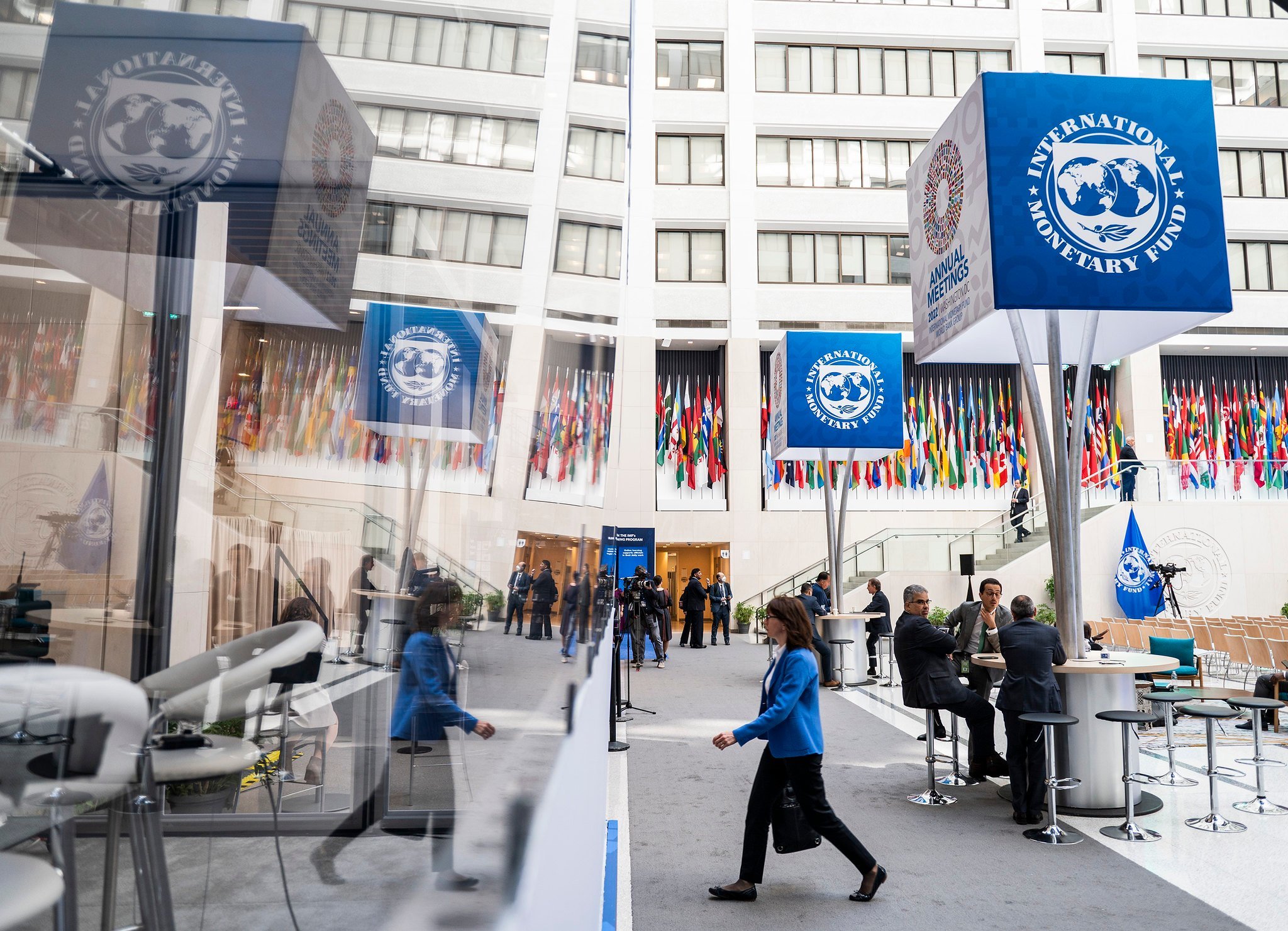 ULTIMA ORĂ FMI taie pentru România la jumătate prognoza de creștere a economiei