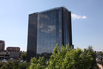 Se revine la cele mai ridicate niveluri după COVID pentru birouri de multinaționale în București. Unele companii își amână însă sau reevaluează proiectele, fiind observate inclusiv cereri de leasing retrase temporar