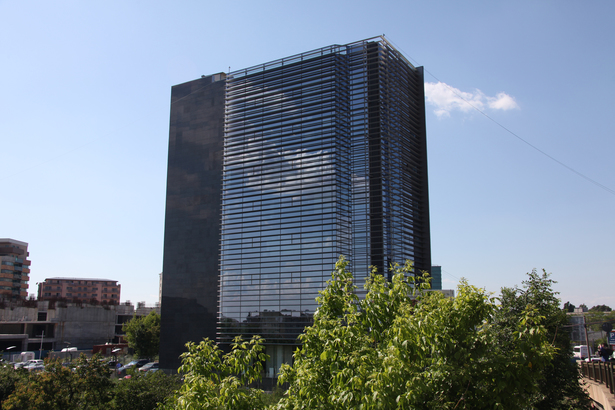 Se revine la cele mai ridicate niveluri după COVID pentru birouri de multinaționale în București. Unele companii își amână însă sau reevaluează proiectele, fiind observate inclusiv cereri de leasing retrase temporar
