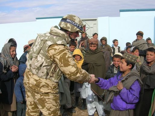 Trei militari români răniți în Afganistan; Tabără pentru refugiați la Stamora Moravița; Șeful Statului Major pleacă în SUA