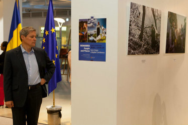 Cioloș a primit biroul lui Oprea din Palatul Victoria