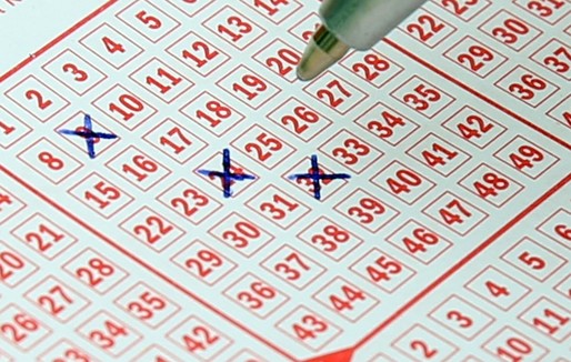 Senatorii au respins preluarea Loteriei de Oficiul pentru Jocuri, în coordonarea premierului