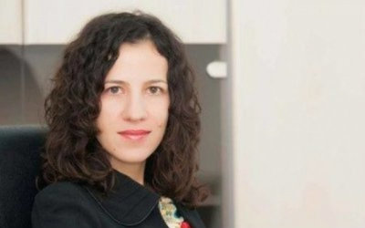 Comedie absurdă la șefia Achizițiilor: Roxana Mînzatu află din Monitor că a demisionat, nu că a fost demisă