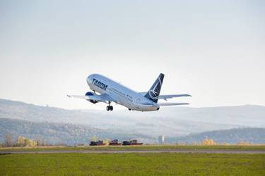 Ministrul Transporturilor a trimis inspectorii la Tarom. Tăriceanu îl califică drept "incapabil" pe managerul companiei